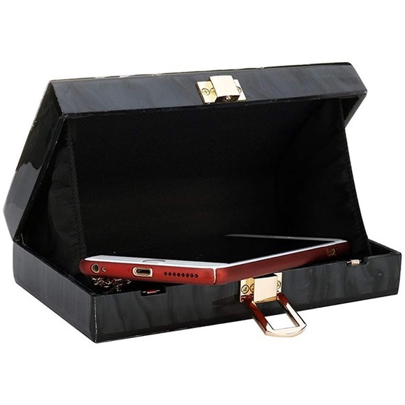 🌟HP🌟 Stunning Acrylic Clutch💫 - Picture 3 of 5